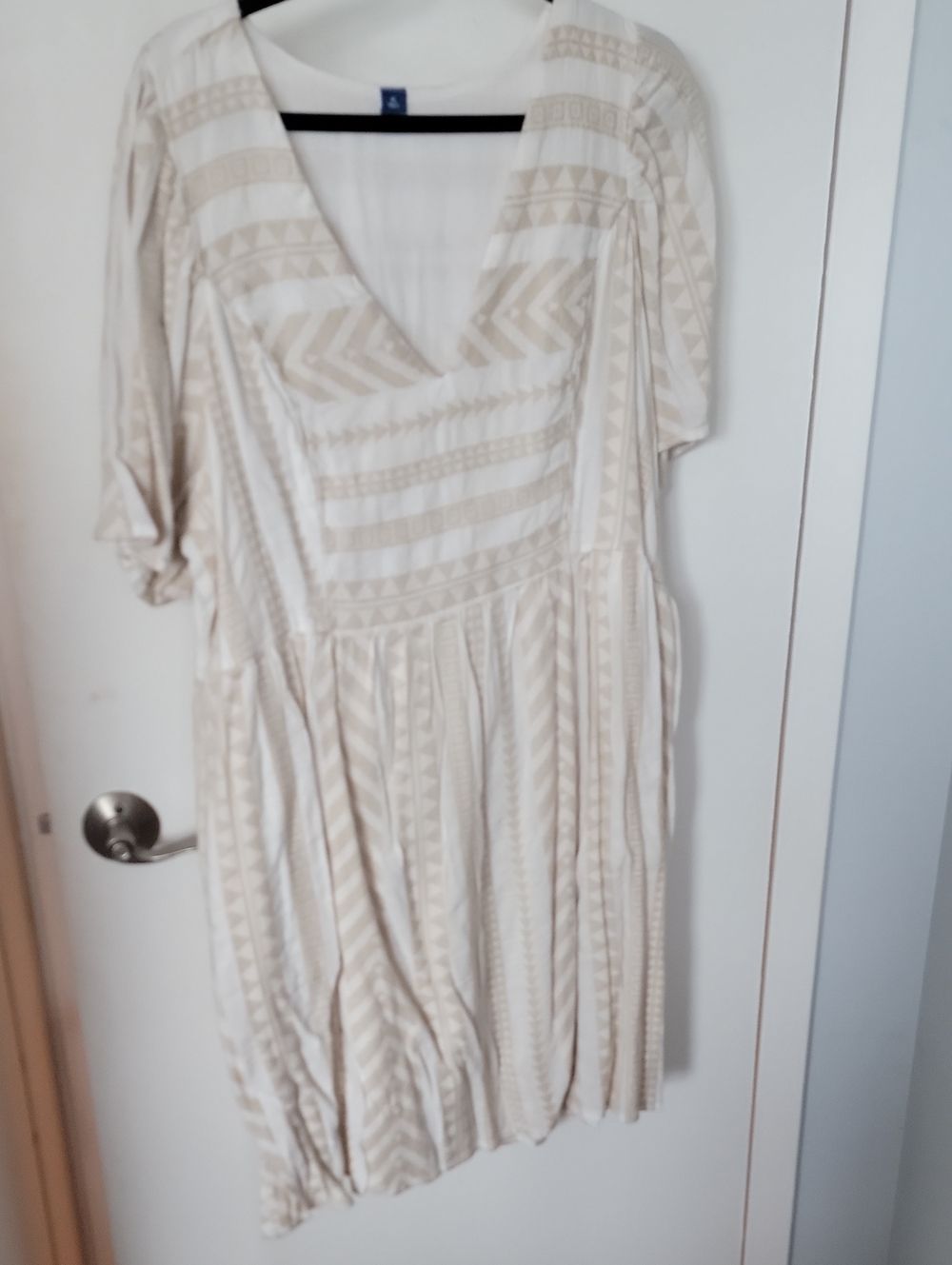 Women’s Cream Patterned V-Neck Dress
